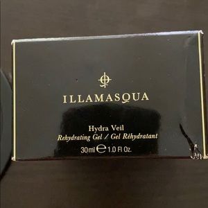 Illamasqua Hydra Veil